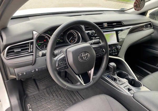 Toyota Camry cena 109900 przebieg: 97266, rok produkcji 2020 z Kalisz małe 562